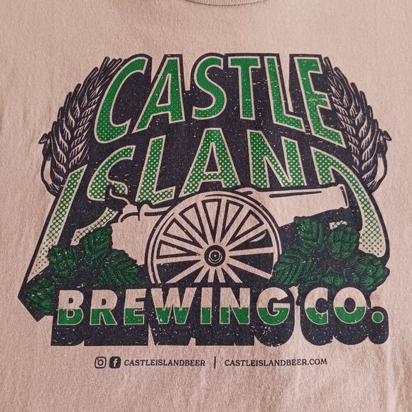 T Shirt Castle Island Brewing Beer Pub Boston MA Long Sleeve Size XL Extra Large - Picture 1 of 7